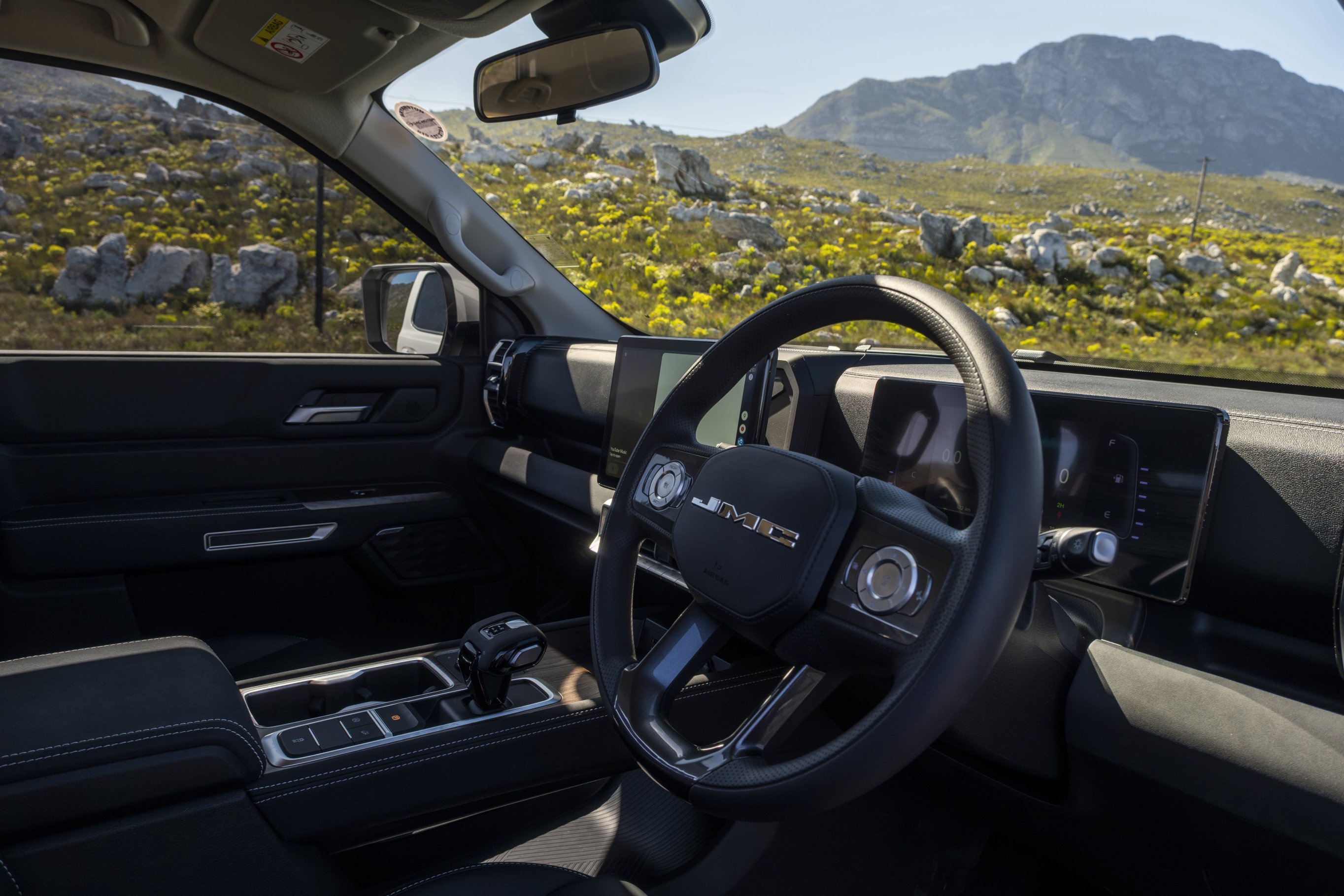JMC Grand Avenue - Refined dual-tone interior with 10-inch display